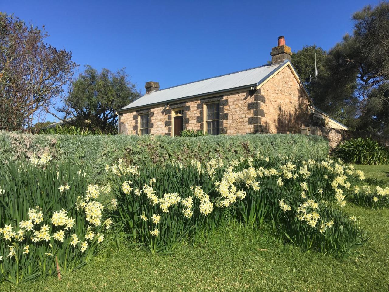 Cherry Plum Cottages Port Fairy Exterior photo