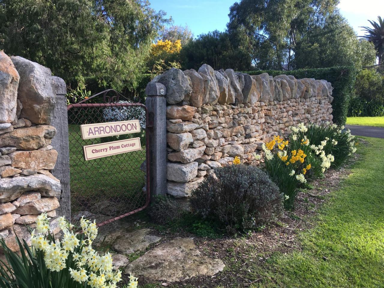 Cherry Plum Cottages Port Fairy Exterior photo