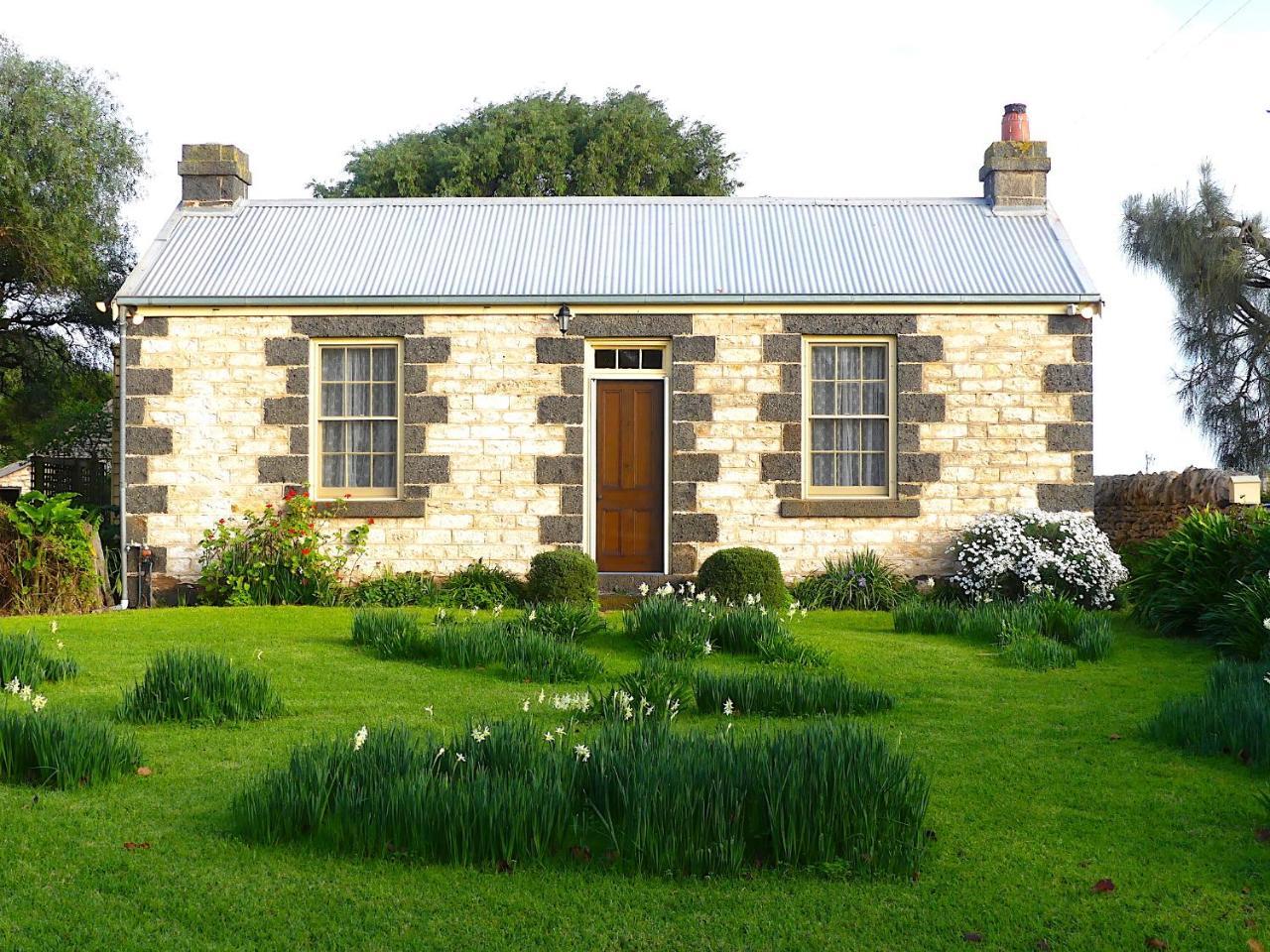 Cherry Plum Cottages Port Fairy Exterior photo