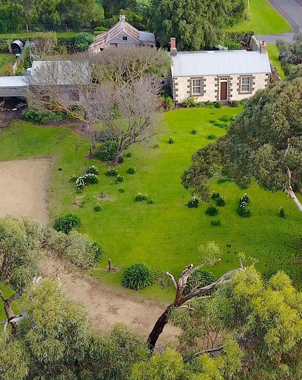 Cherry Plum Cottages Port Fairy Exterior photo