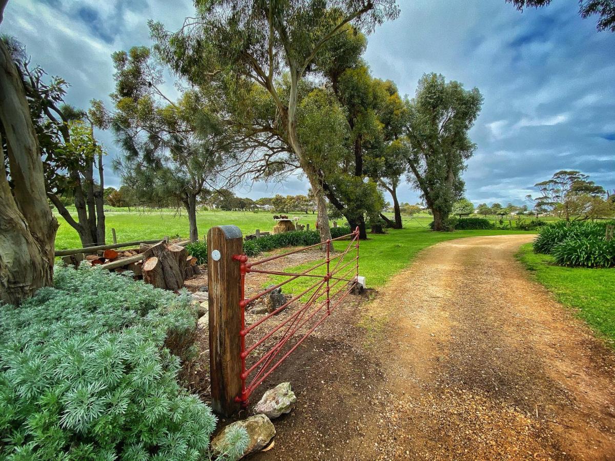 Cherry Plum Cottages Port Fairy Exterior photo